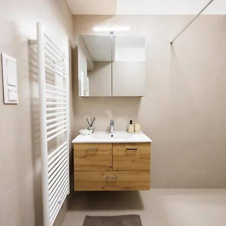 Boutique Center